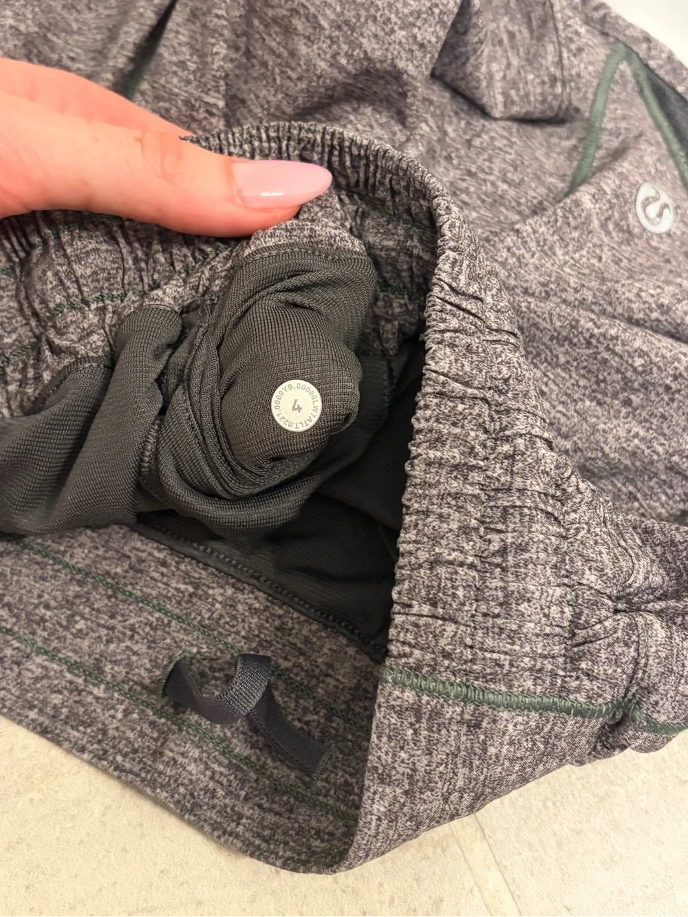 Lululemon Hotty Hot 4” shorts • heathered grey • low-waisted